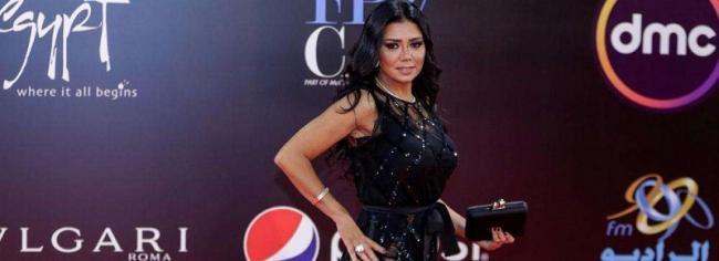 Pakai Baju Menerawang Aktris Mesir Rania Youssef Dipolisikan